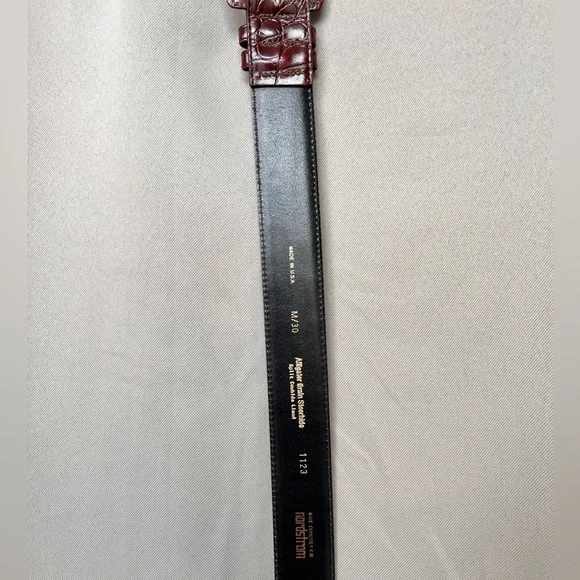 Nordstrom Oxblood Brown Alligator Embossed Leather Belt Size M 30 Made in USA - Picture 4 of 4